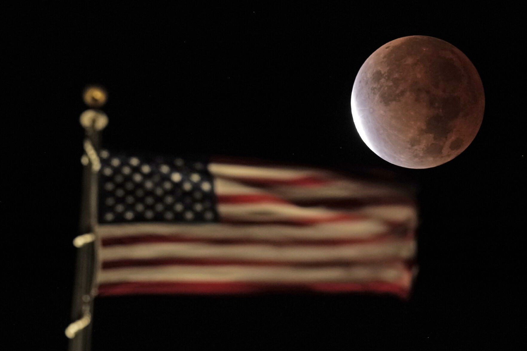 APTOPIX Missouri Lunar Eclipse